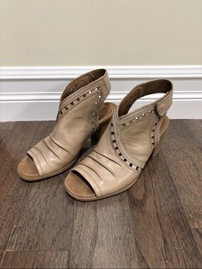 Rockport Taupe Open-Toe Heeled Sandals